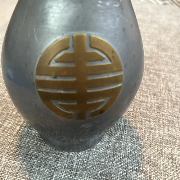 VINTAGE CHINESE / HONG KONG PURE PEWTER W/BRASS SMALL VASE crabs - Picture 4 of 10